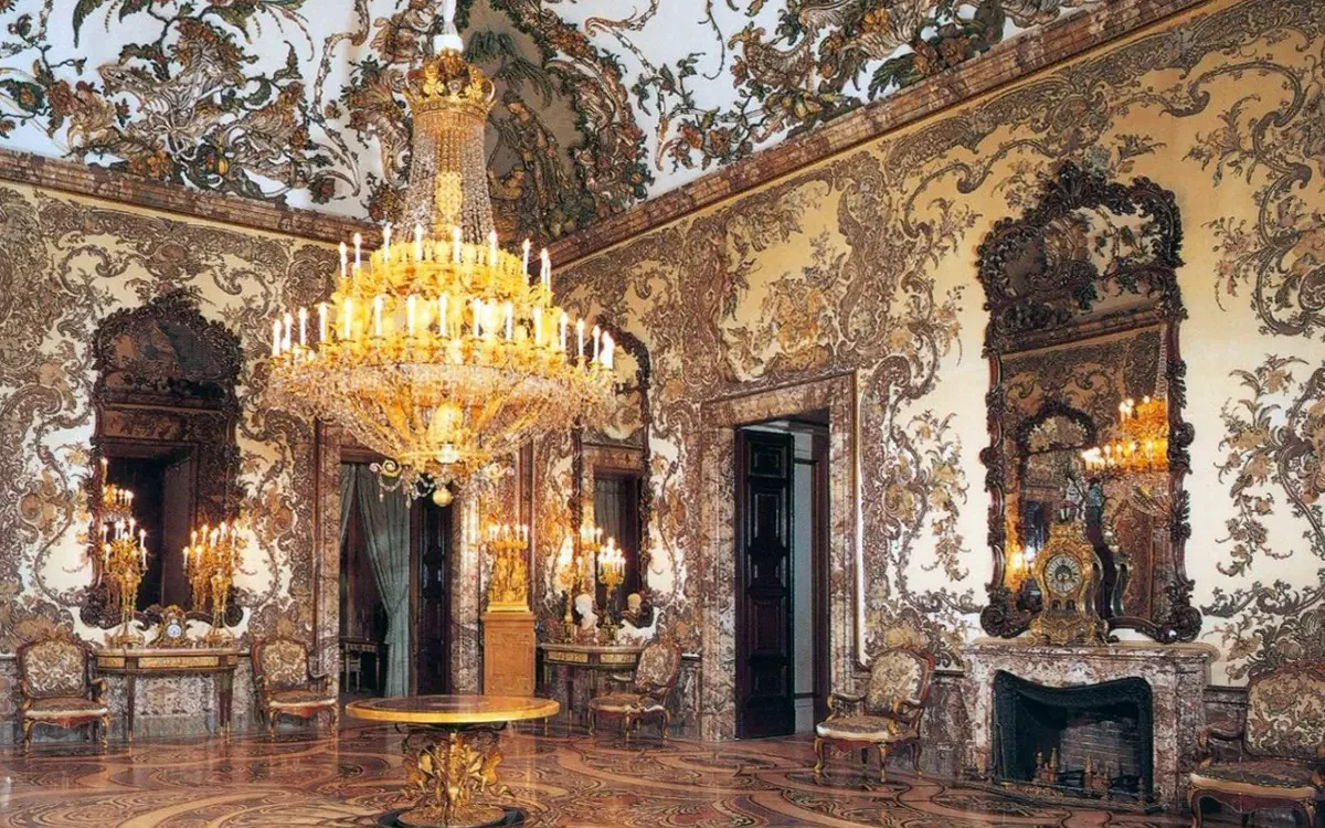 Интерьер в королевском дворце