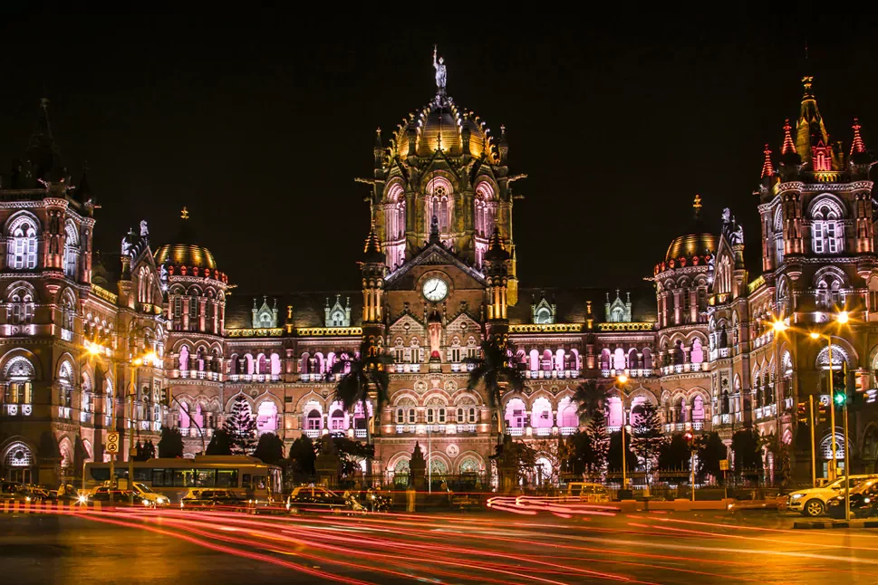 Британская колониальная архитектура – вокзал в Мумбаи