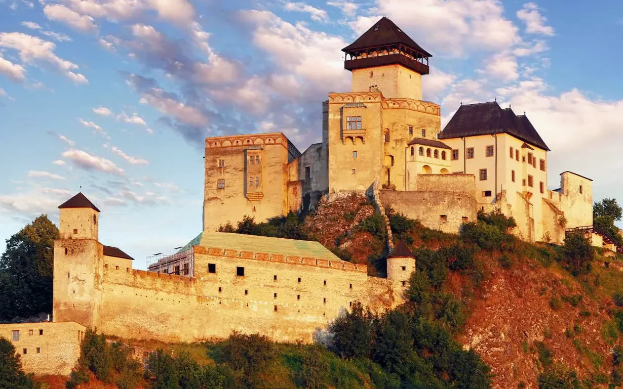 замок Тренчин в Словакии